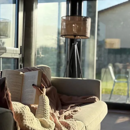 Casa El Lloreu Naves (Asturias)