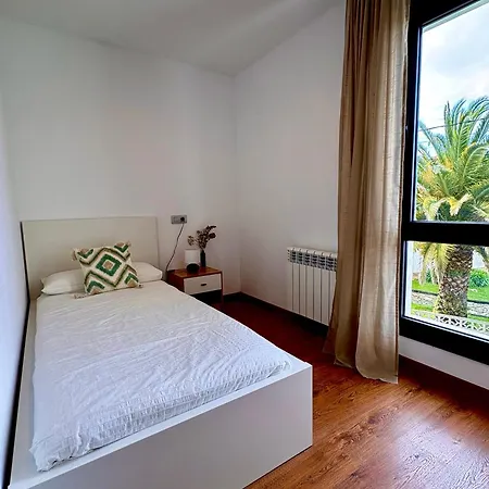 Casa El Lloreu Naves (Asturias)